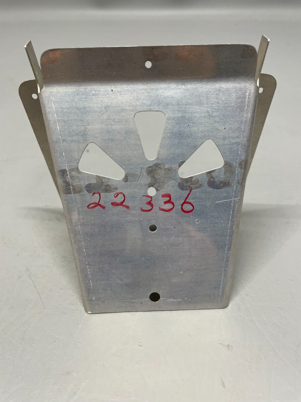 Piper Cabin Hot Air Outlet Bracket P/N 22336-000