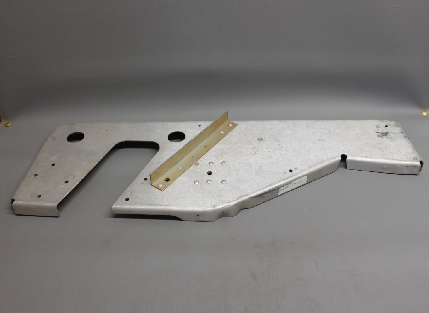 0413394-4 Cessna Bulkhead