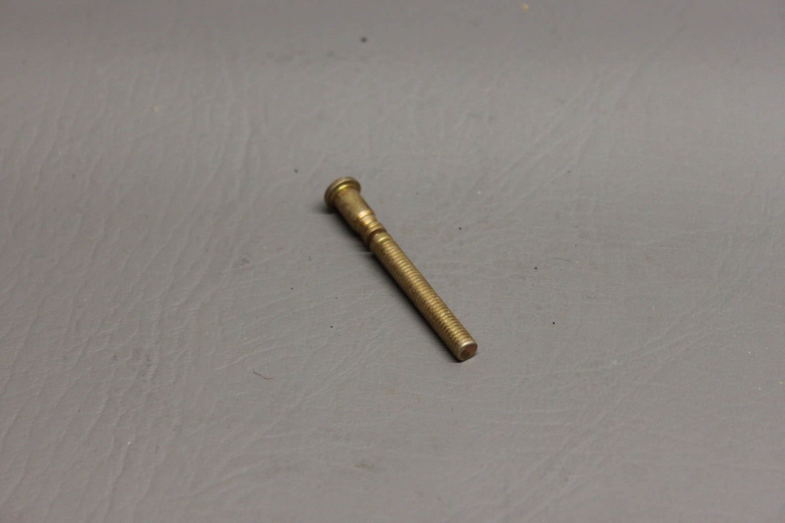 R3104T6-5 Cessna Bolt