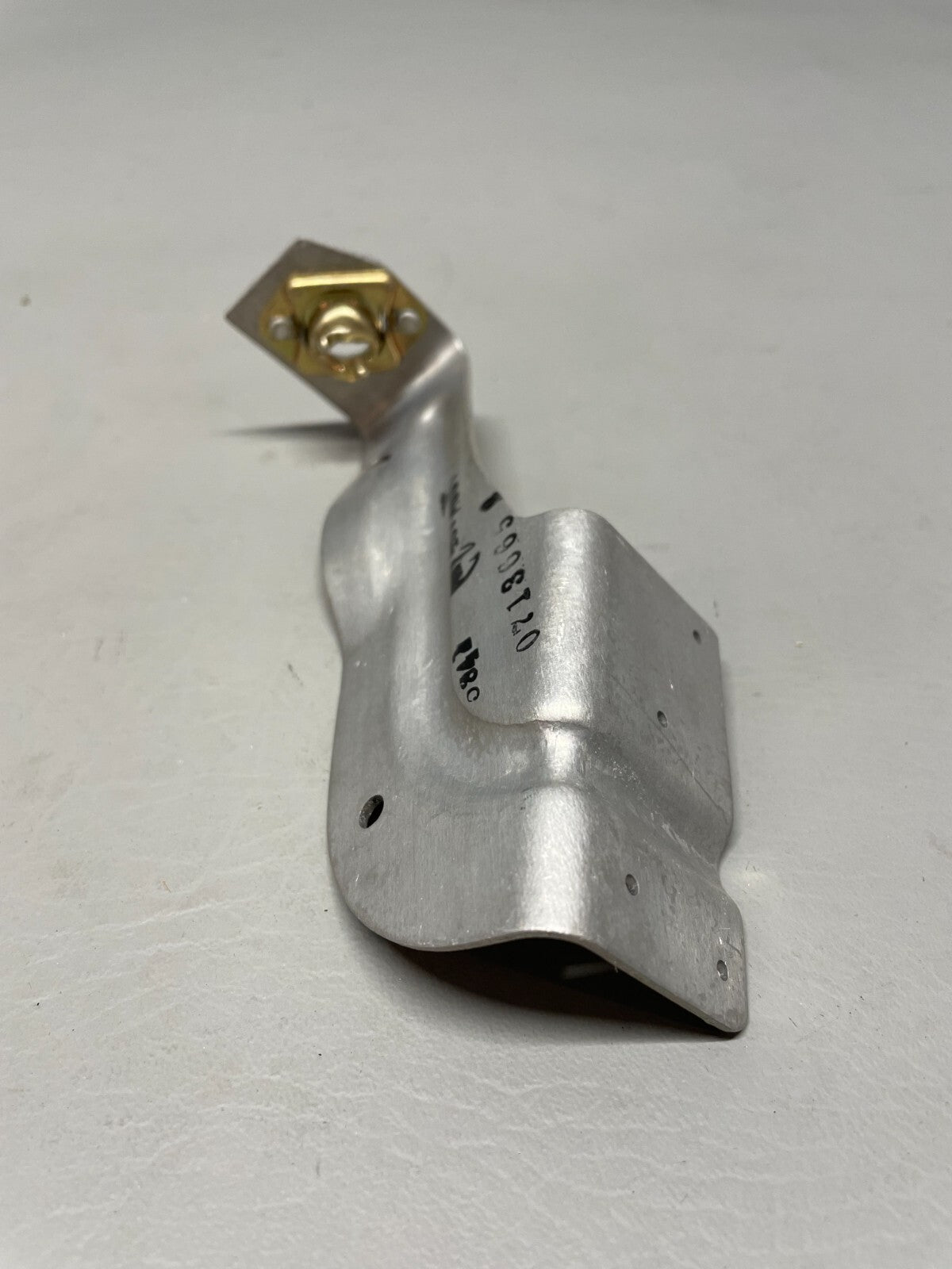 Cessna 182 Cowl Attachment Bracket P/N 0713665-4