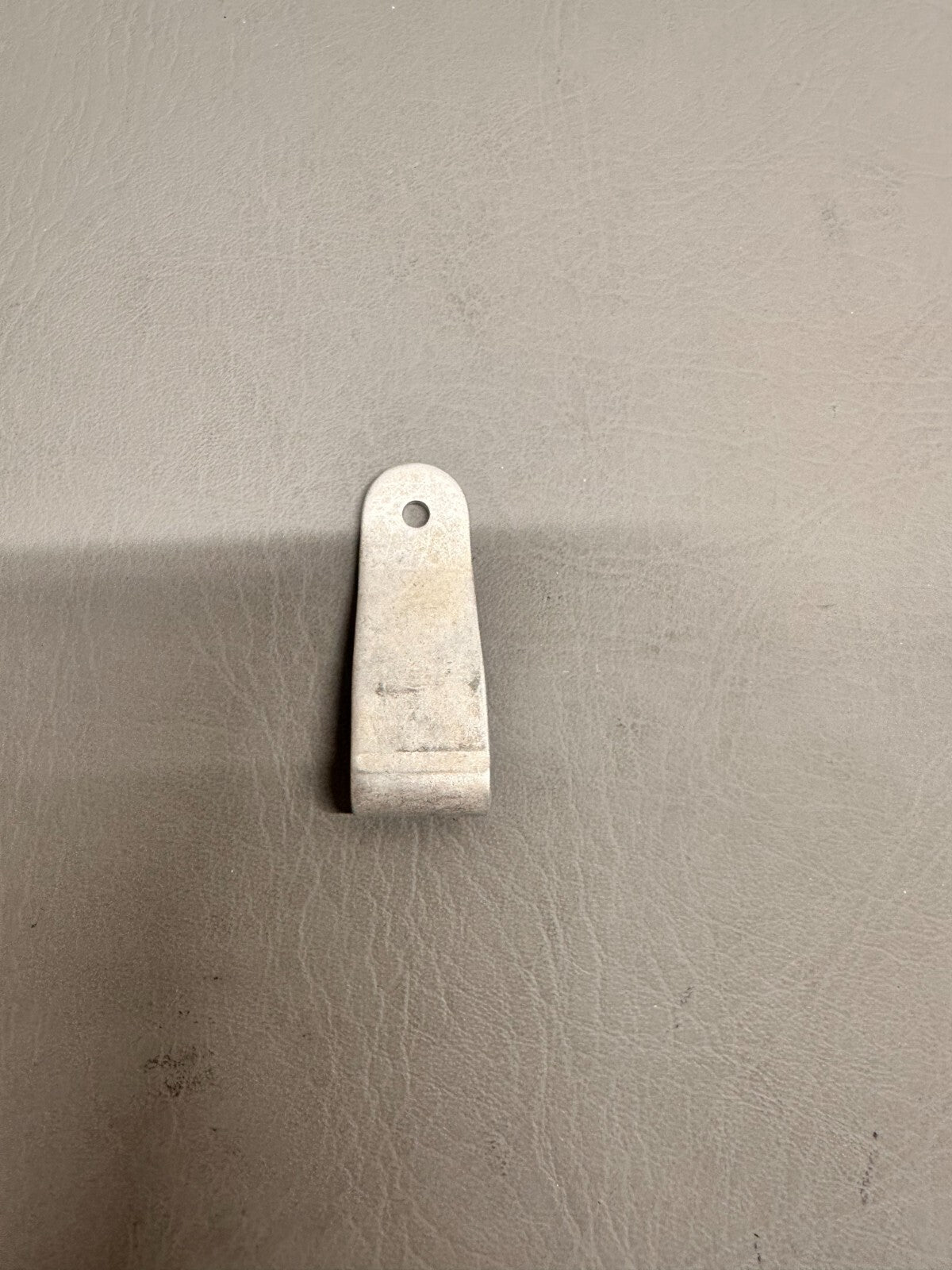 0511232-3 Cessna Shoulder Harness Hook