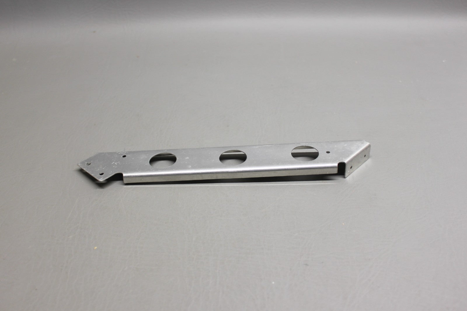 1457005-3 Cessna Bracket
