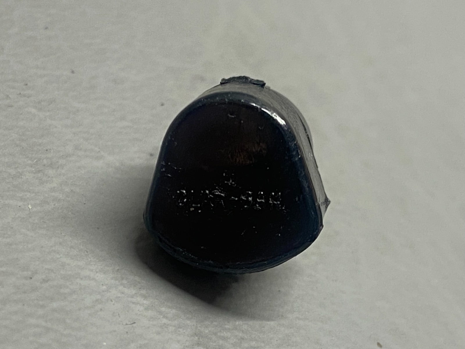757-877 Piper Post Light Cap