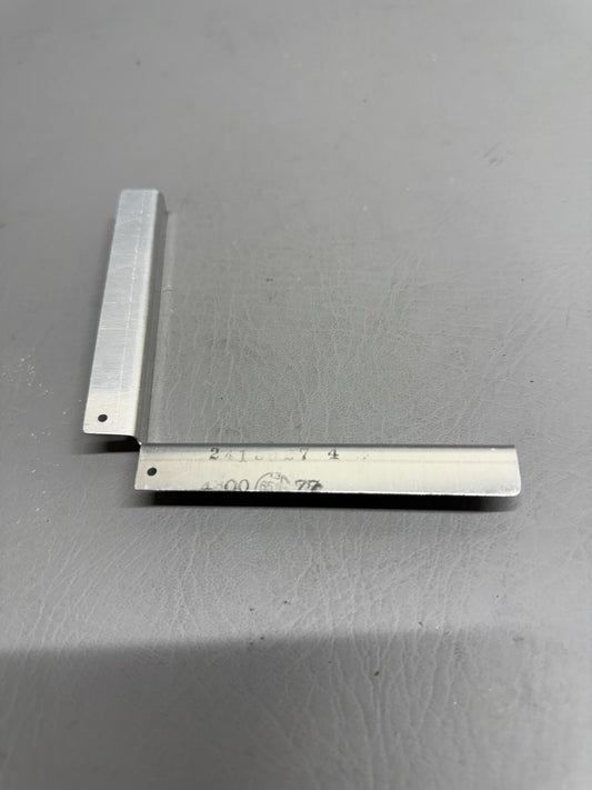 Cessna Retainer P/N 2415027-4