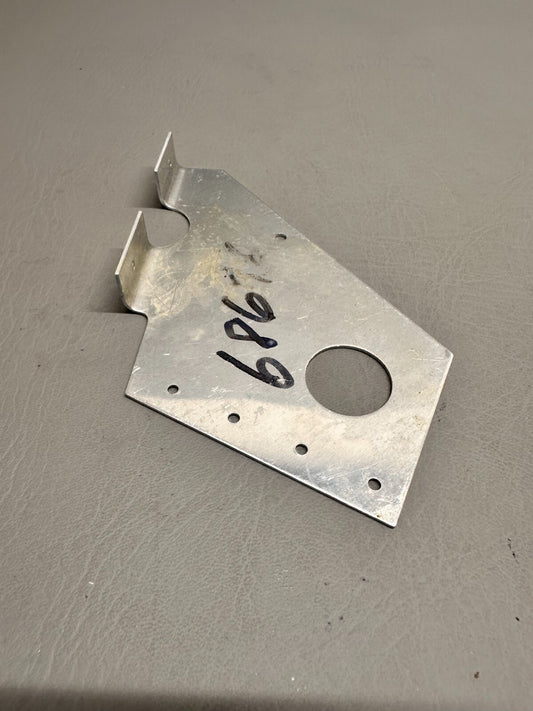 68676-000 Piper Bracket