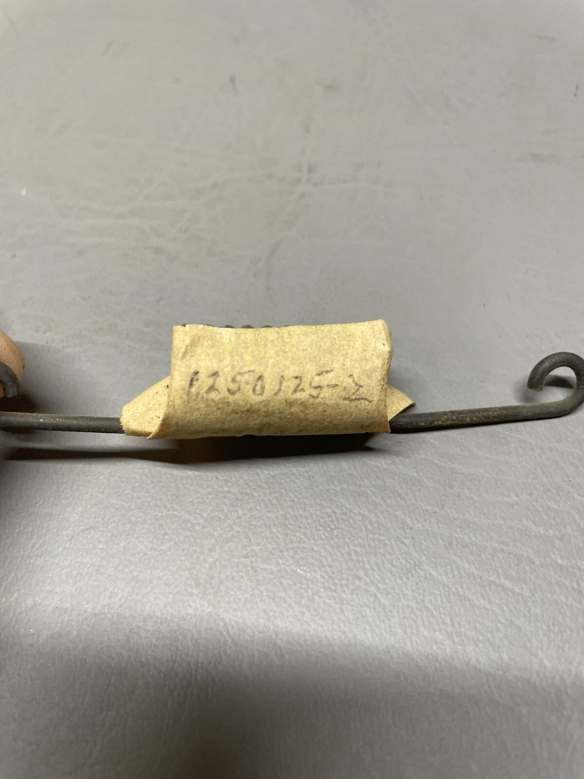 Cessna 210 Spring P/N 1250125-2