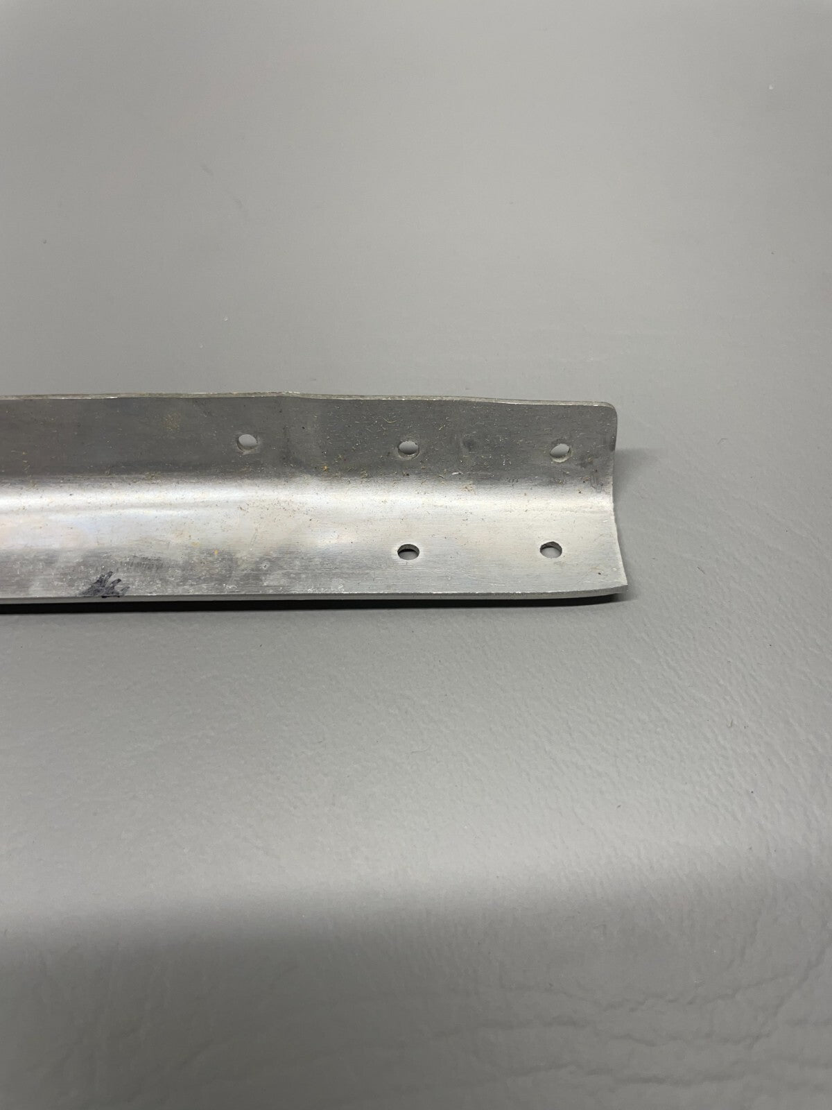 Cessna 180/182/185 Angle P/N 0752000-137 (NEW)