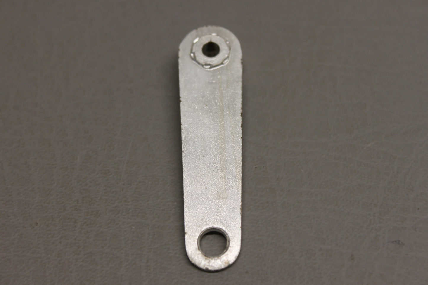 1652013-21 Cessna Arm Assy