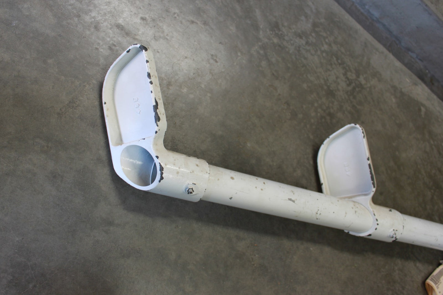 0811901-2 Cessna 310G Retractable Strut Step Assembly