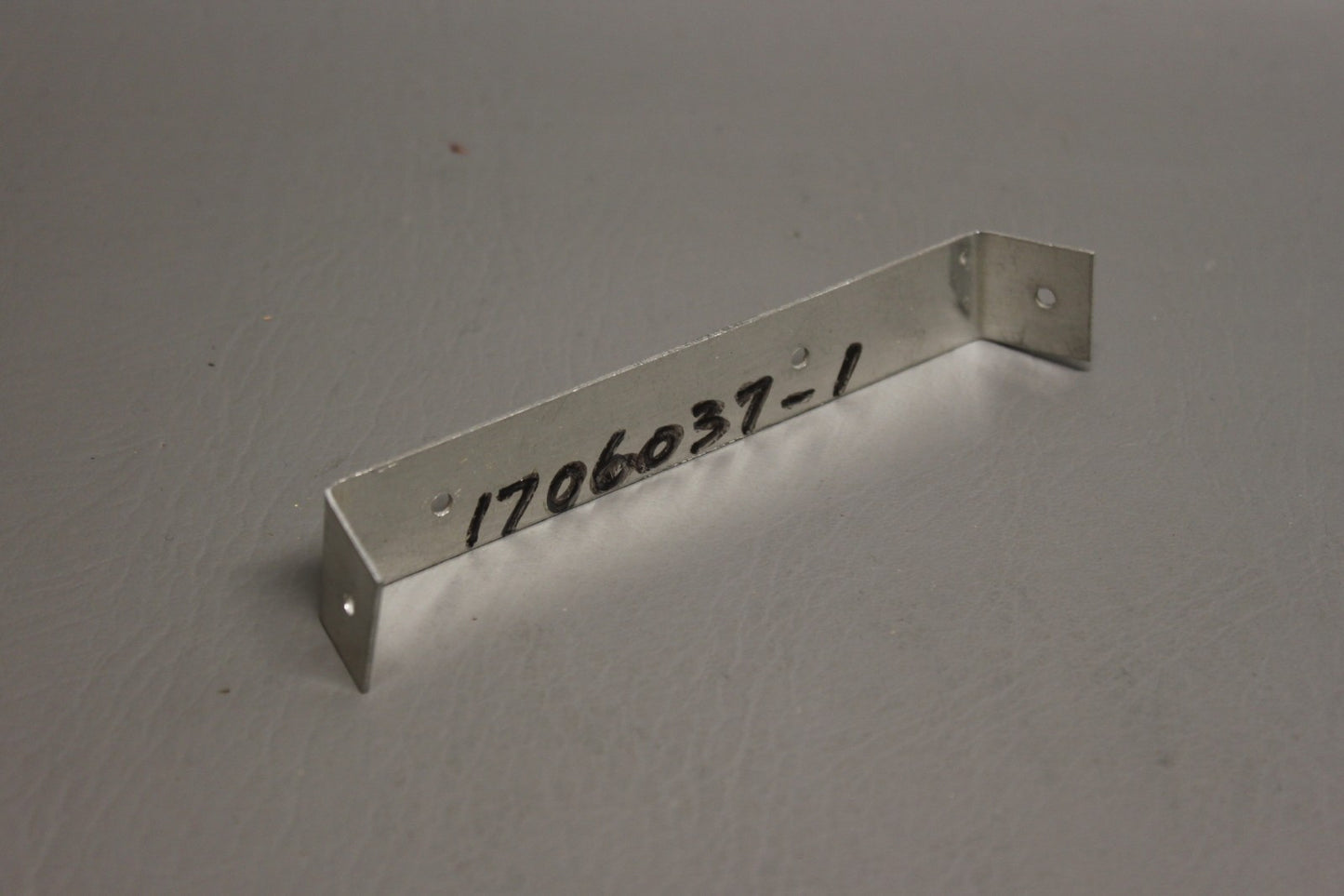 1706037-1 Cessna 177 Bracket Support