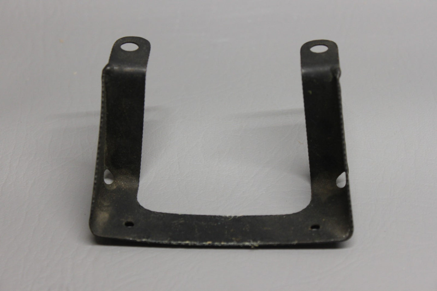 21517-000 Piper Bracket