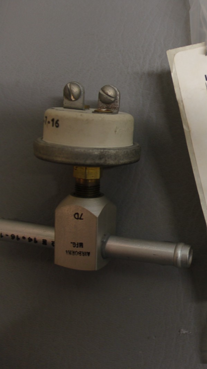 2E14-16-15 Airborne De-Ice Pressure Switch