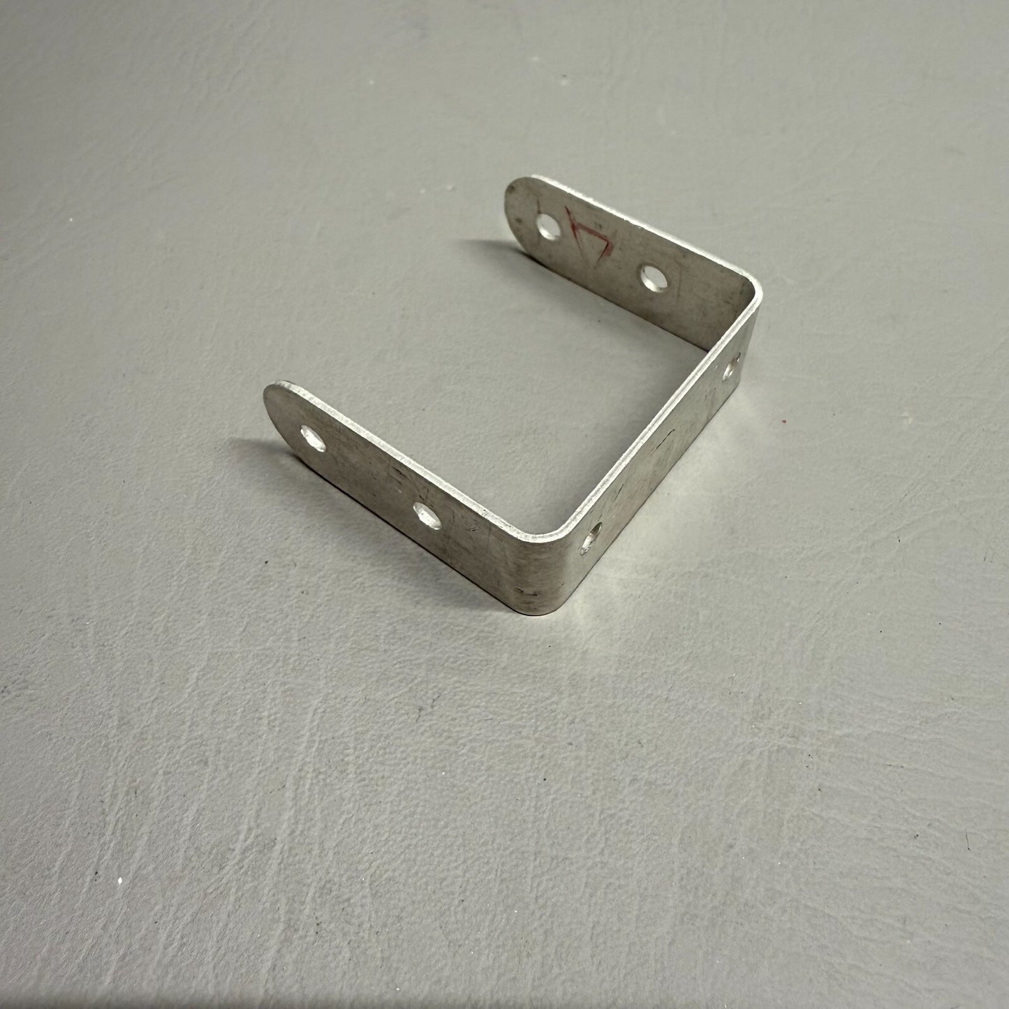 Piper Stab Trim Bracket P/N 68472-000