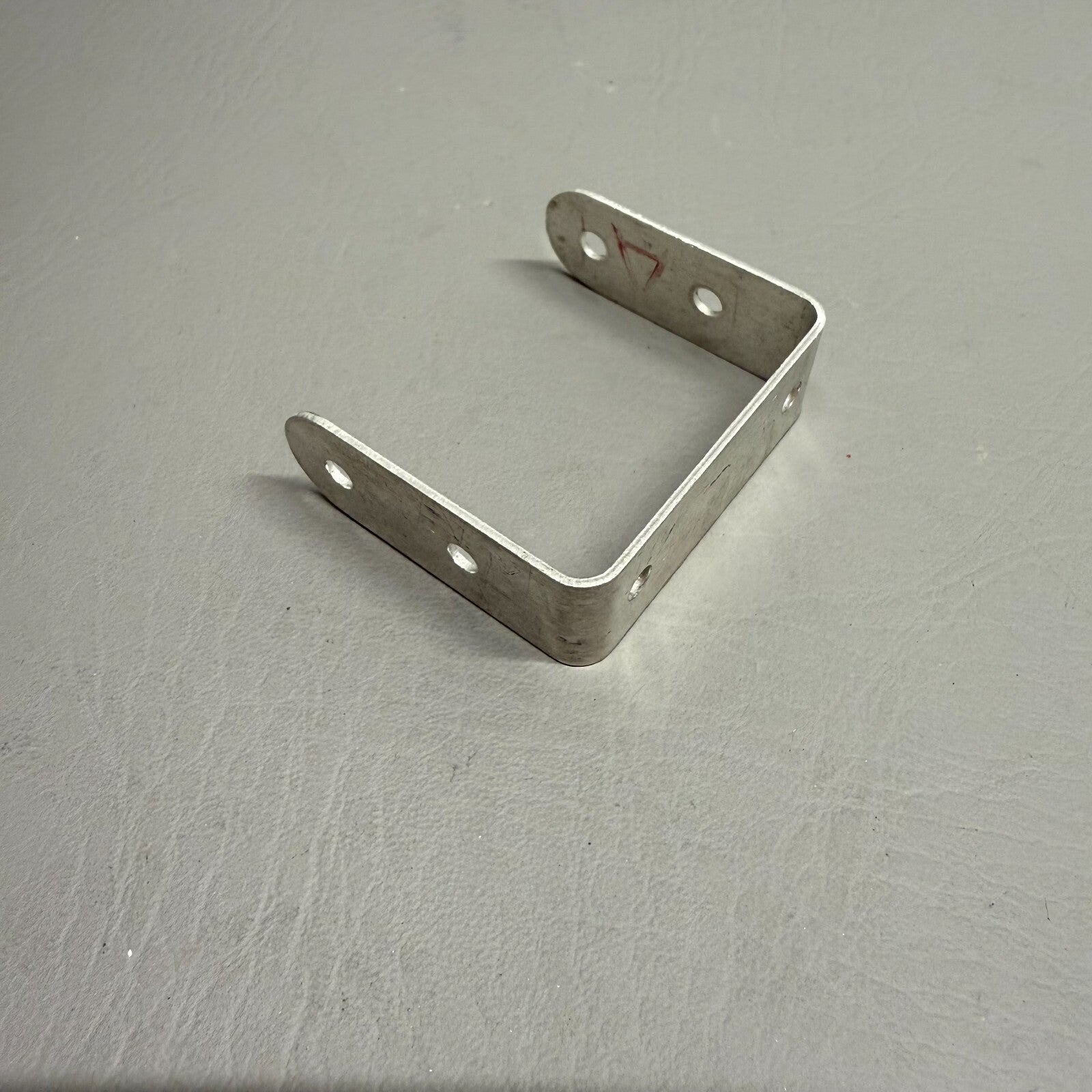 Piper Stab Trim Bracket P/N 68472-000