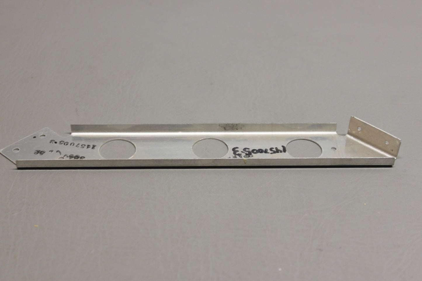 1457005-3 Cessna Bracket