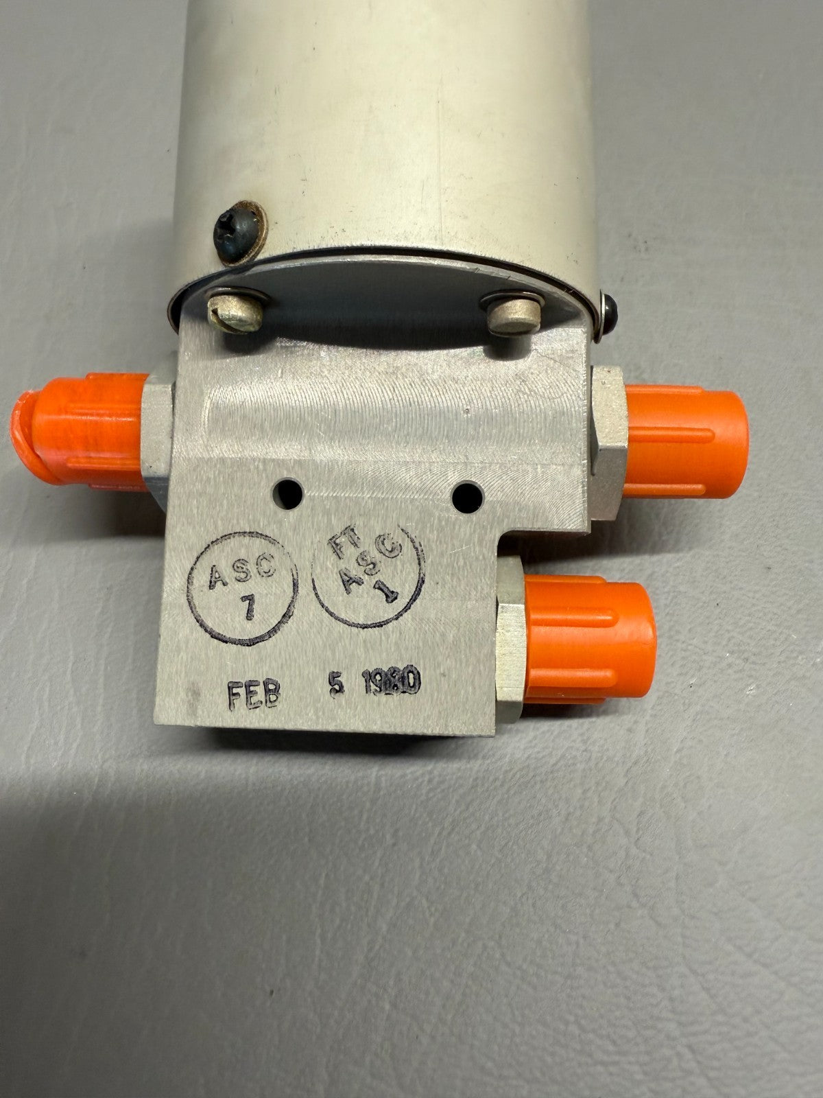 484-107 Piper Regulator