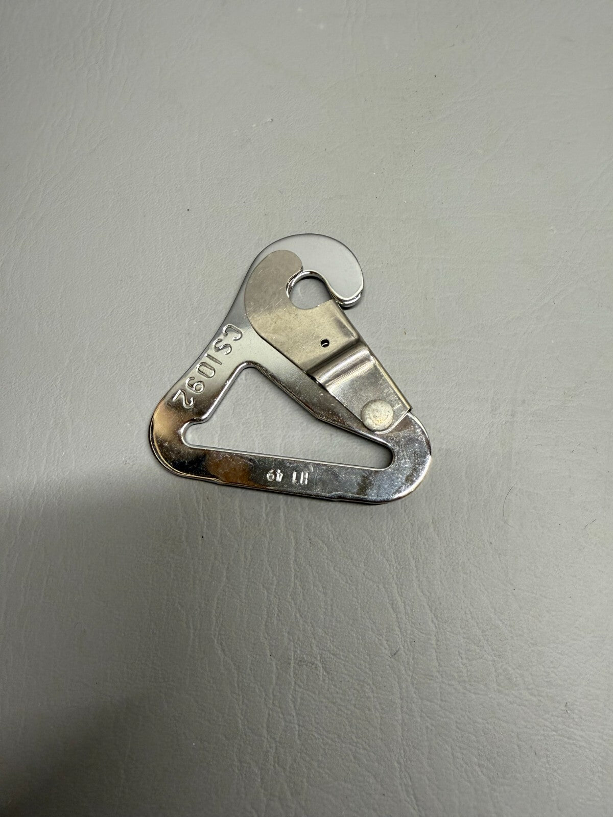 Aircraft Seatbelt Retainer Clip P/N CS1092