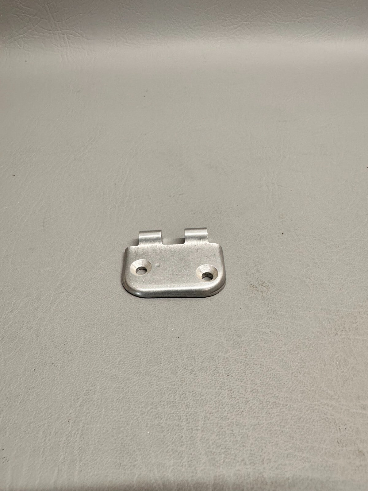2117166-1 Cessna Hinge Half