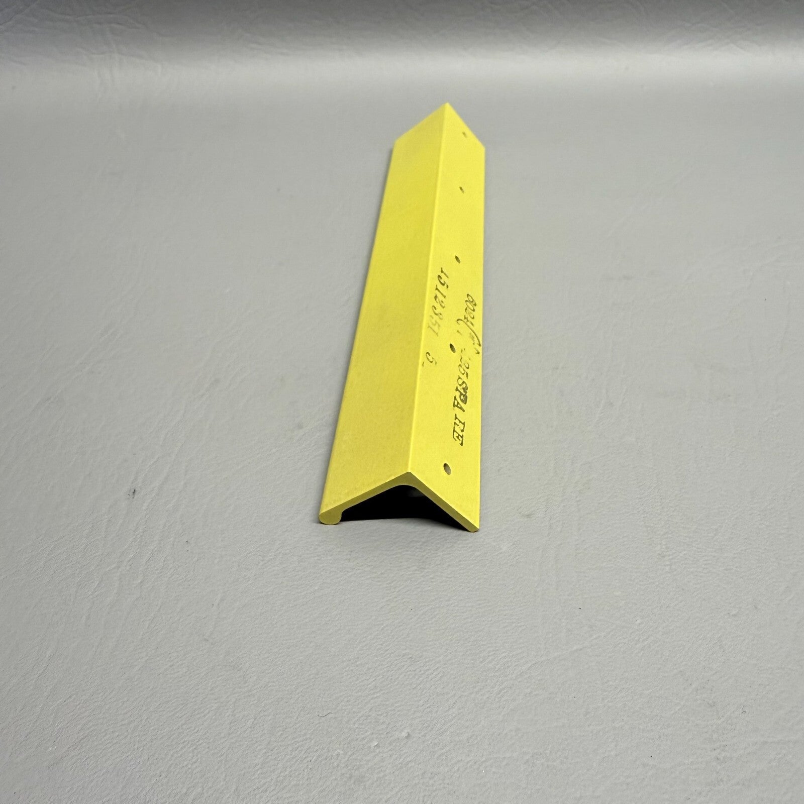 Cessna Angle P/N 1512351-5