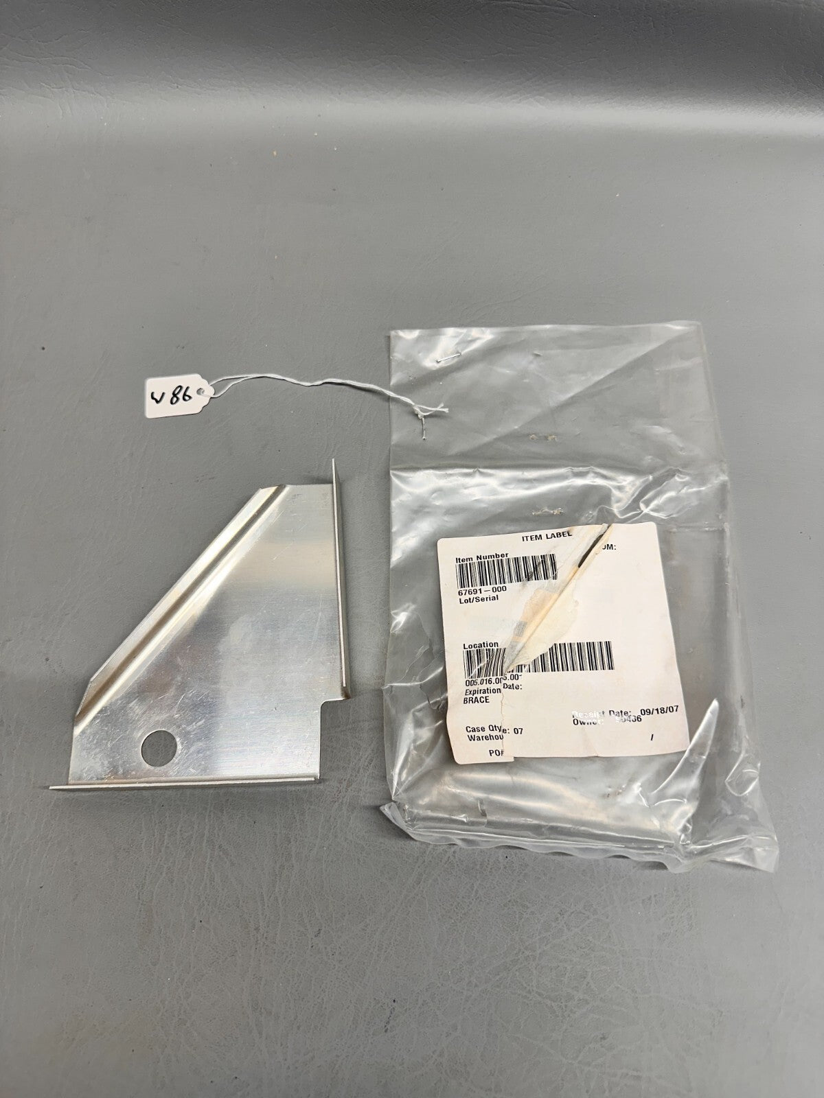 67691-000 Piper Bracket