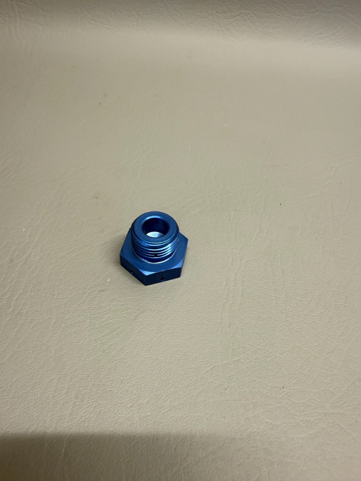 400231-8 Cessna Plug