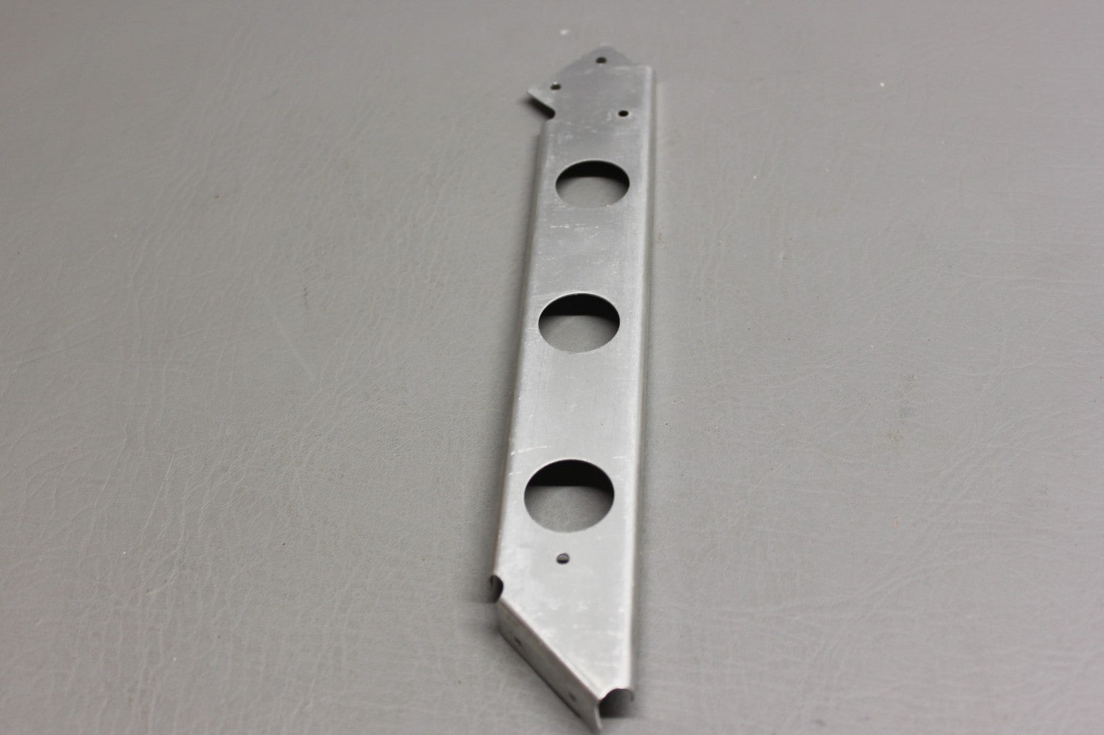1457005-3 Cessna Baffle Bracket Support