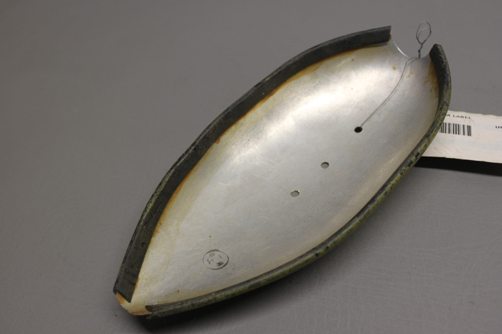 0823403-9 Cessna Tip Tank Shield Vent