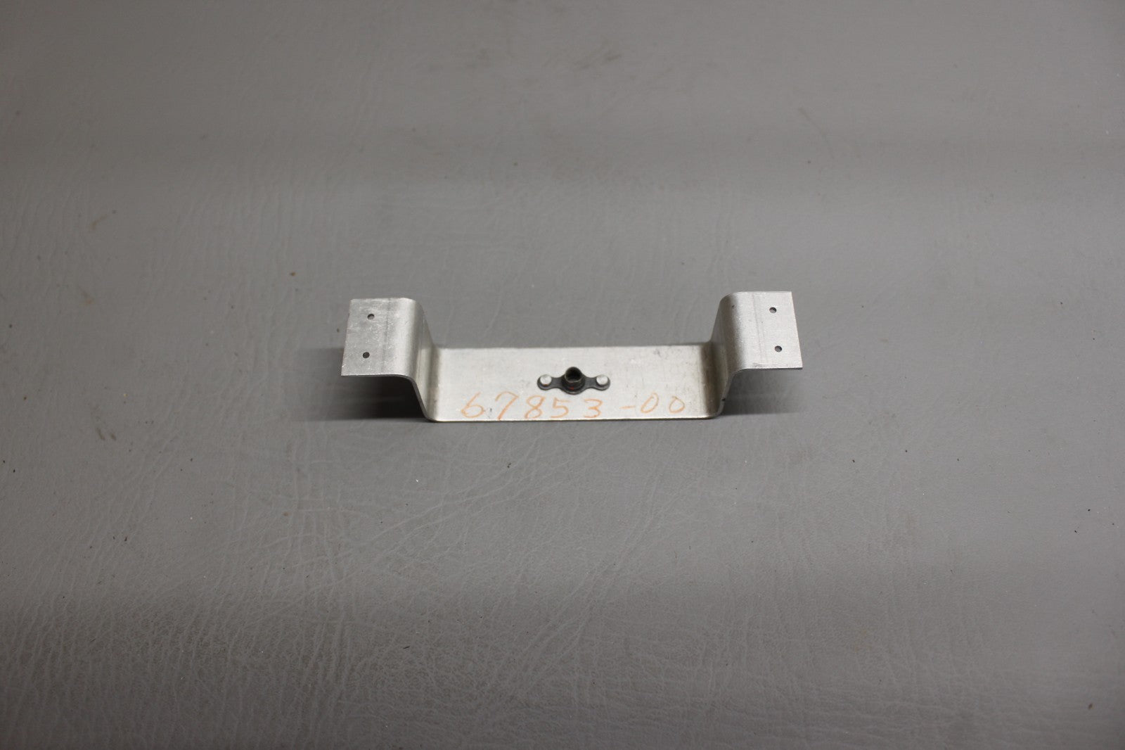 67853-000 Piper Bracket