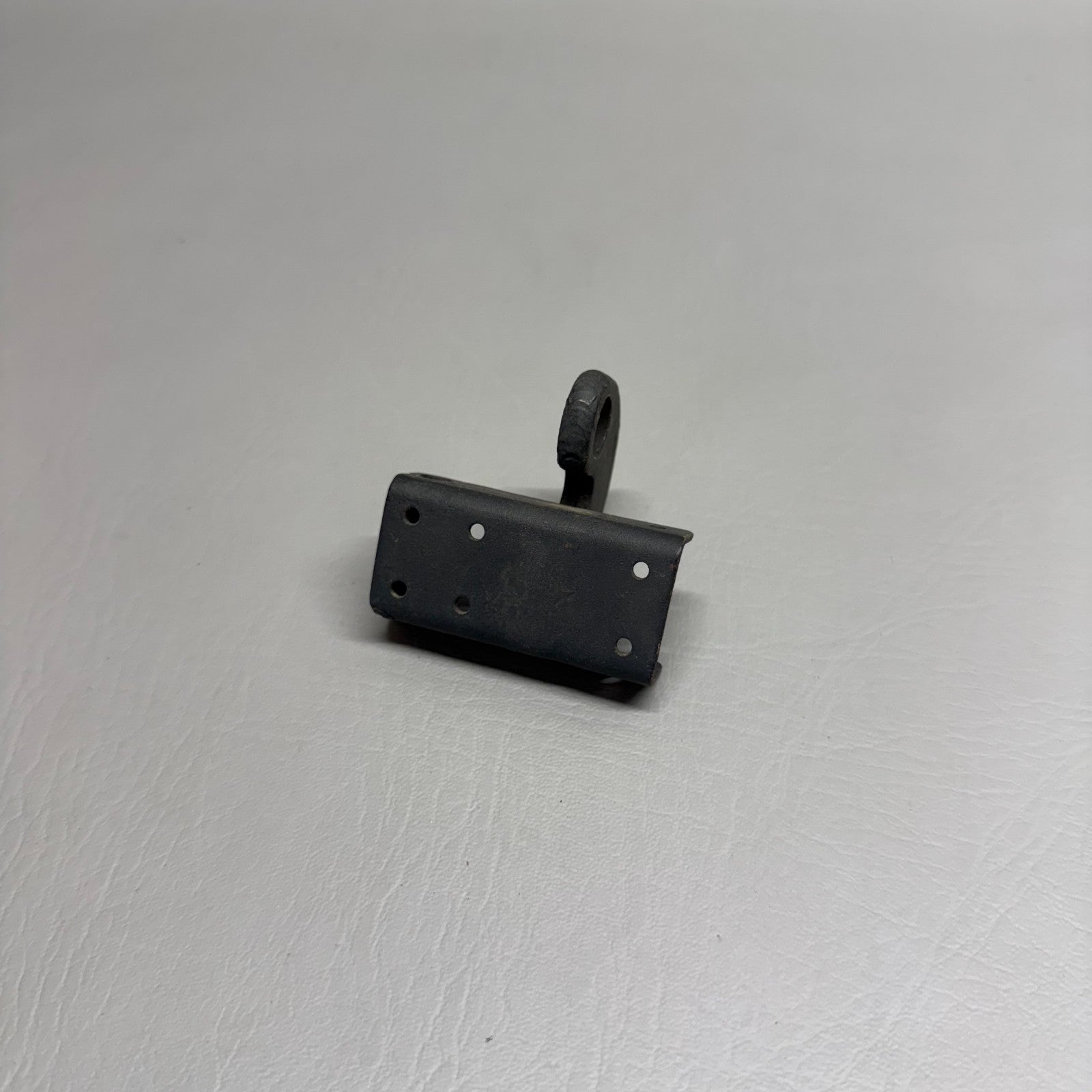 62415-000 Piper Upper Door Hinge Bracket Assy