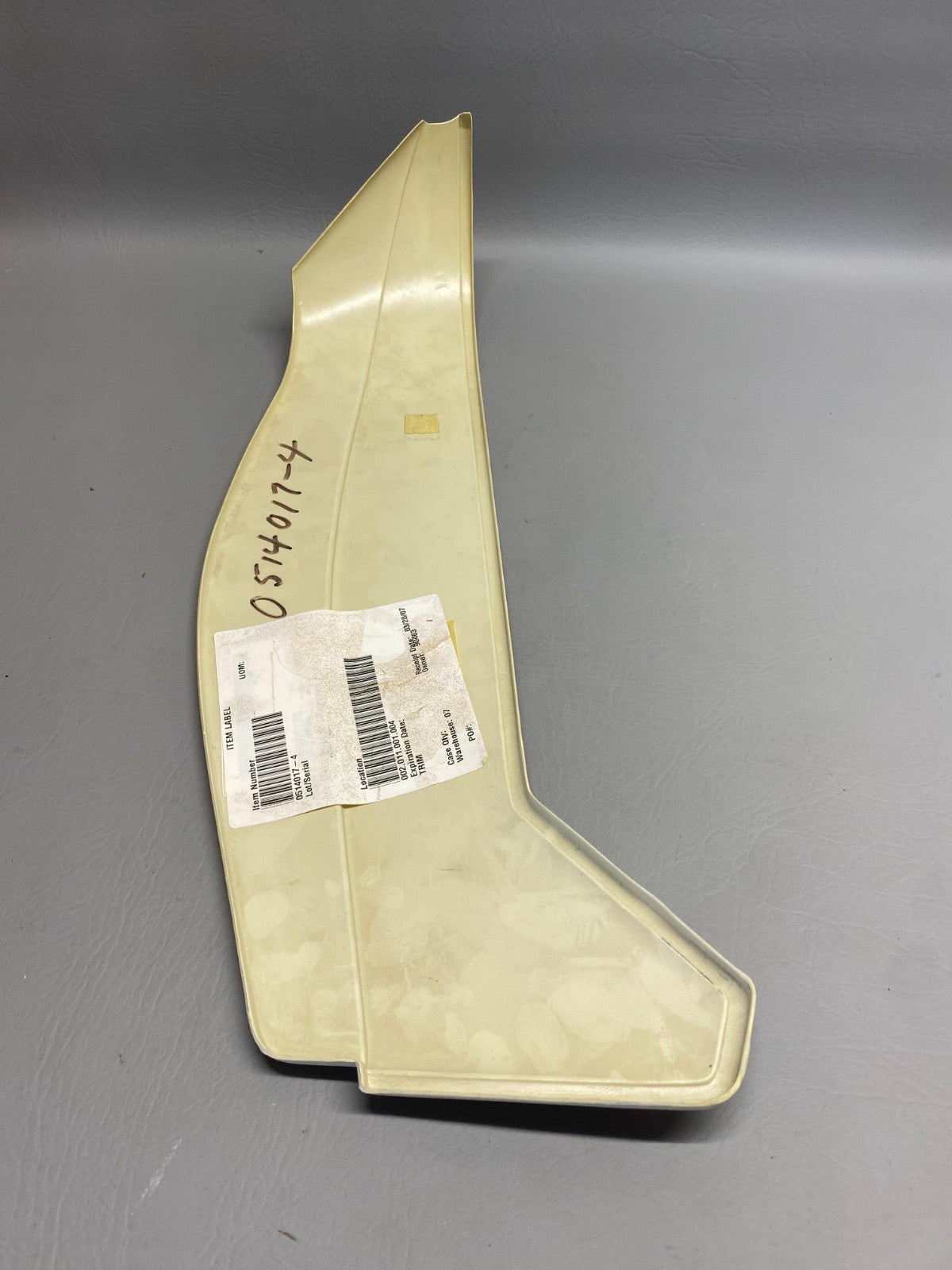 0514017-4 Cessna Trim Piece