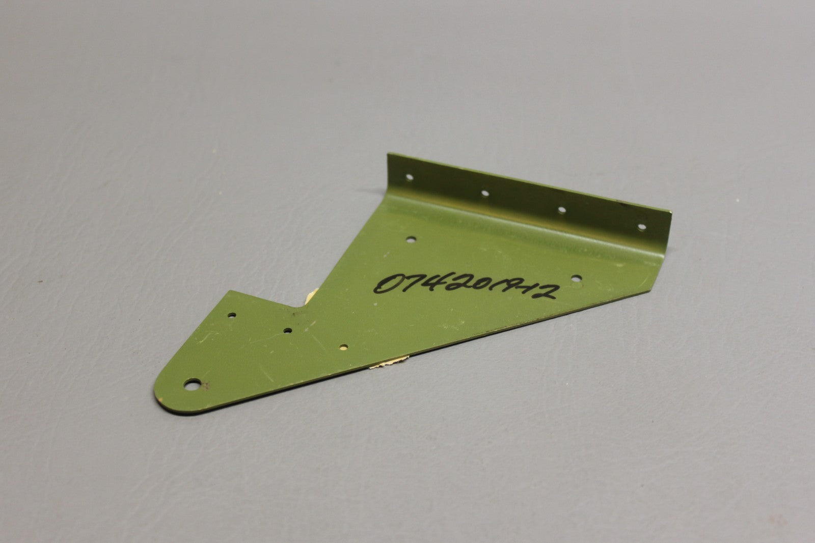 0742019-9 Cessna Bracket
