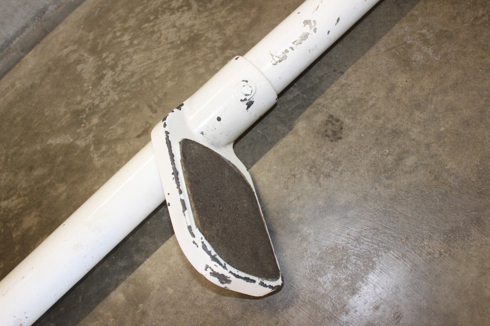 0811901-2 Cessna 310G Retractable Strut Step Assembly