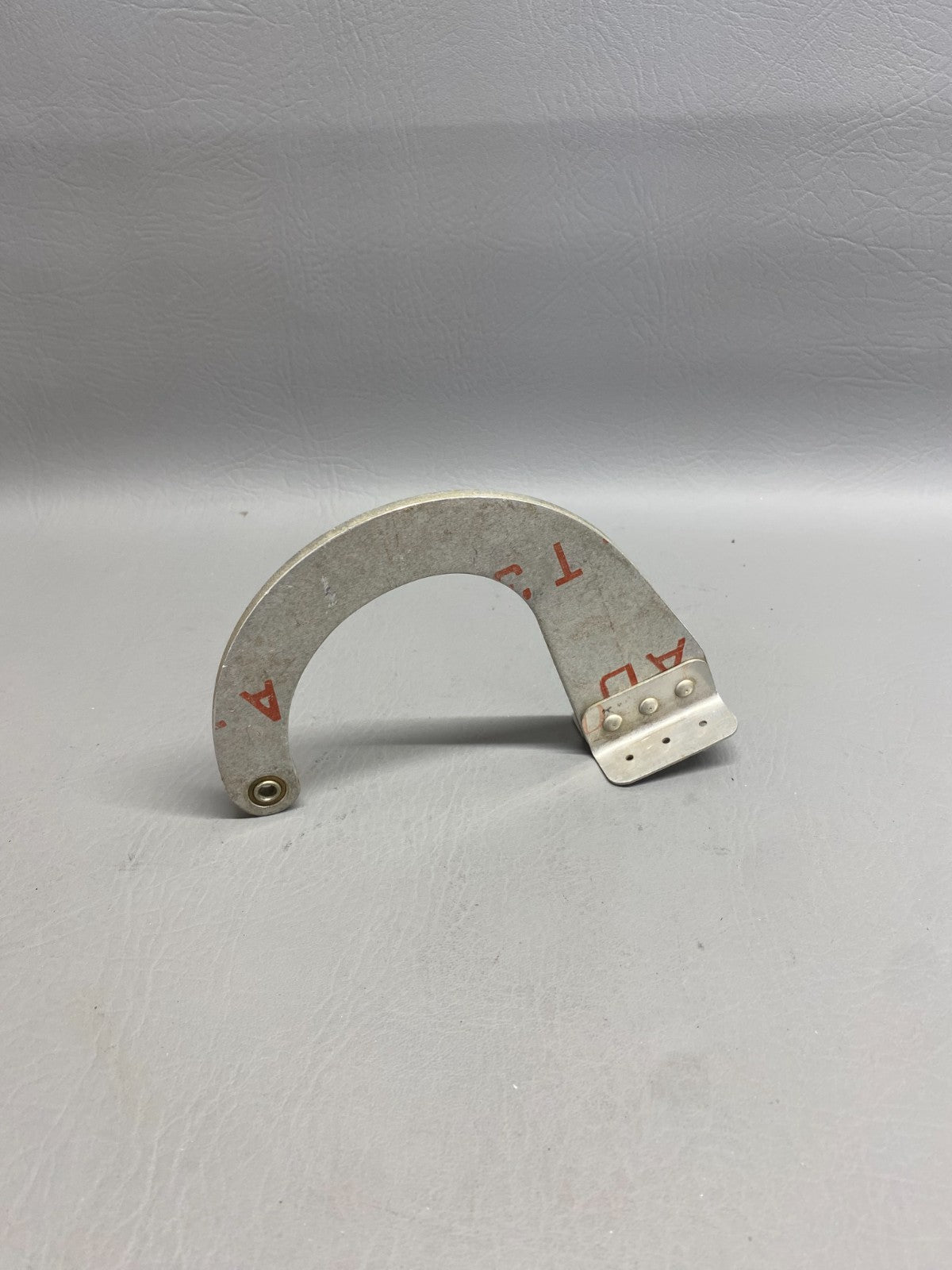 0813300-7 Cessna Nose Gear Door Hinge