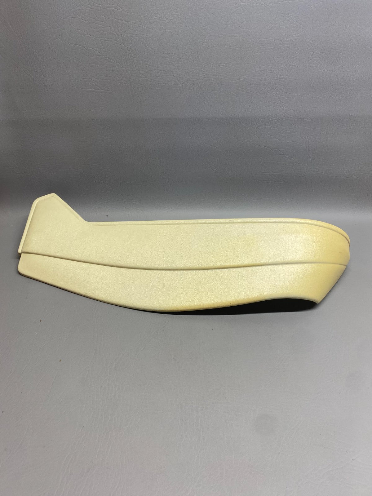 0514017-4 Cessna Trim Piece