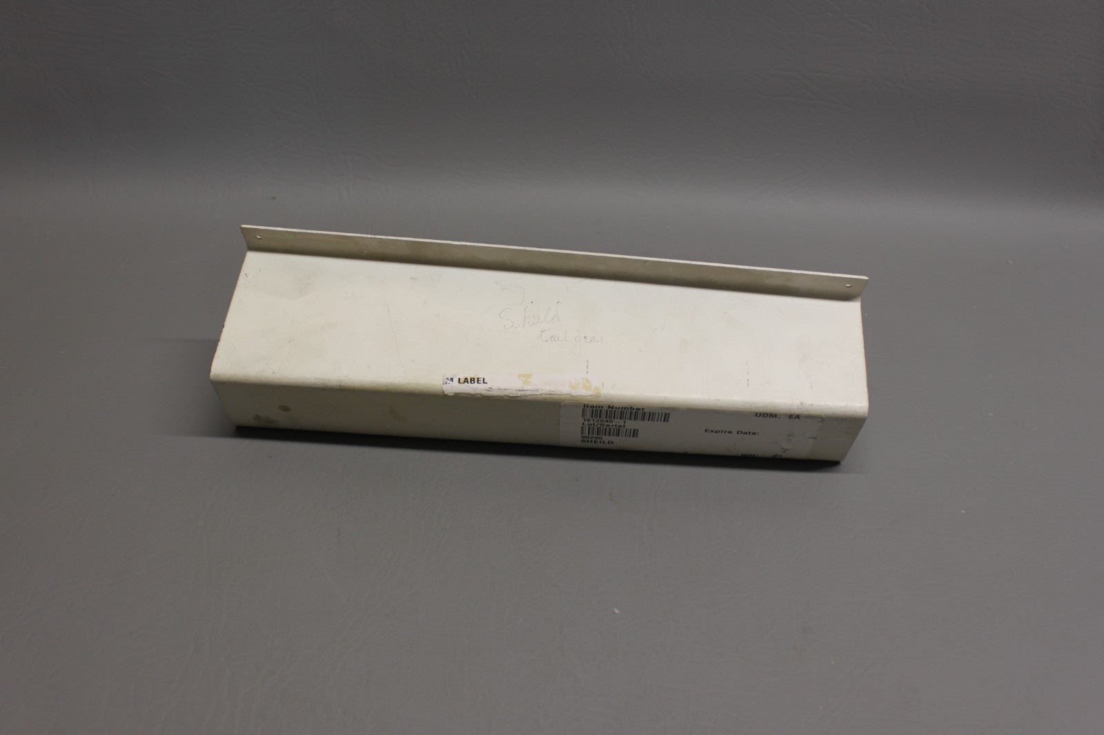 1612040-1 Cessna Shield