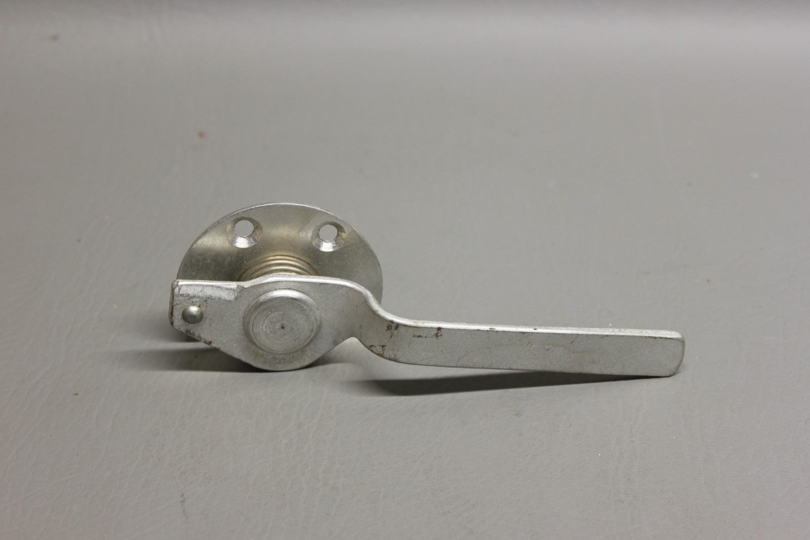 1613043-13 Cessna 188 Hopper Door Latch