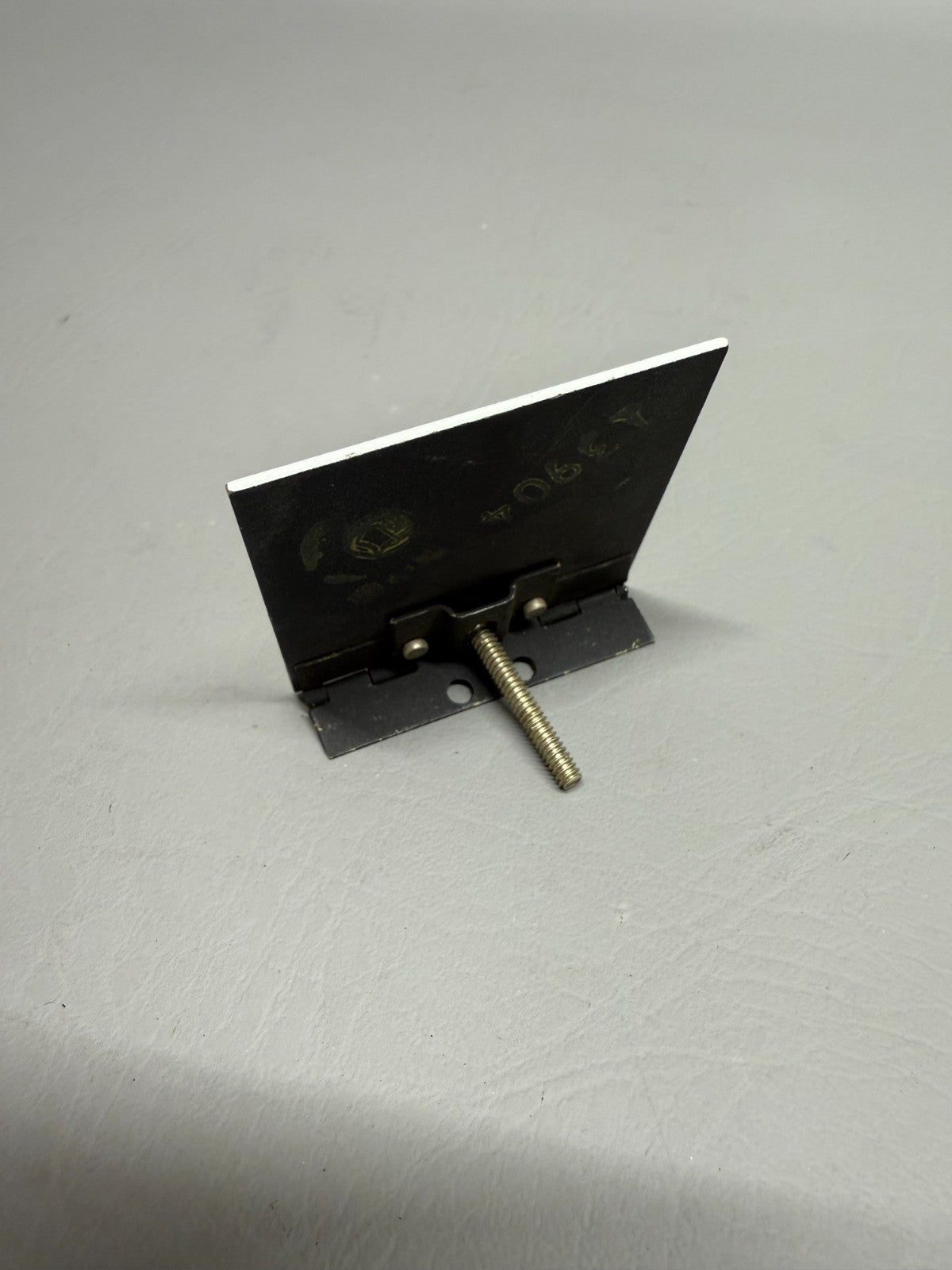 13904-000 Piper Vent Door Vacuum Pump Plate