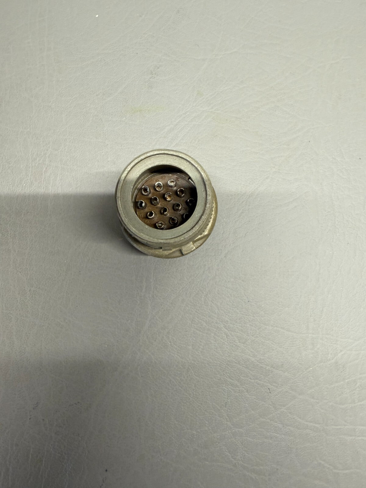 MS3106A20-27S Amphenol Connector