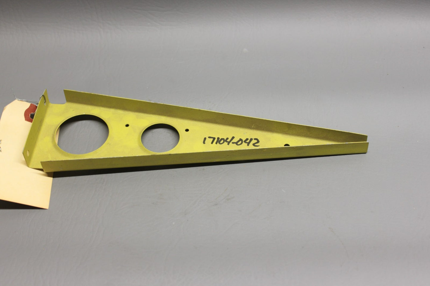 17104-042 Piper Aztec Flap Rib