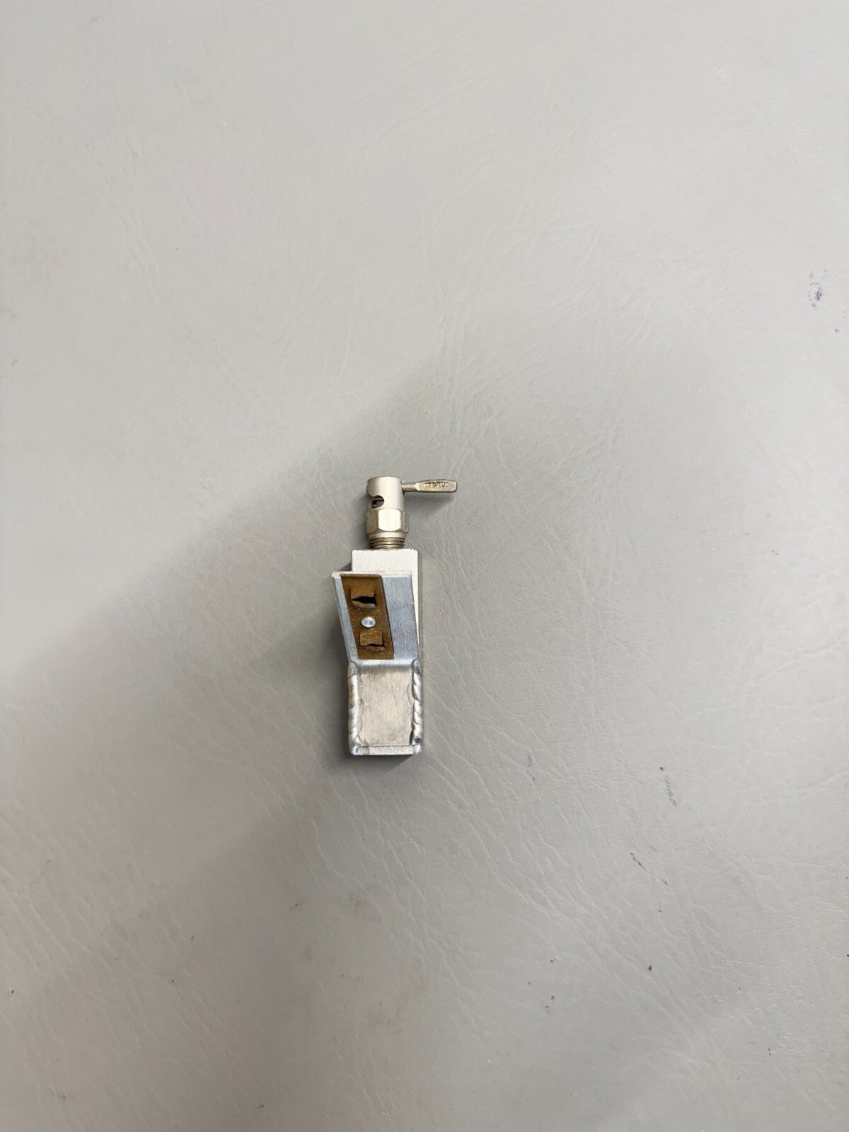 39581-002 Piper Bracket Assy