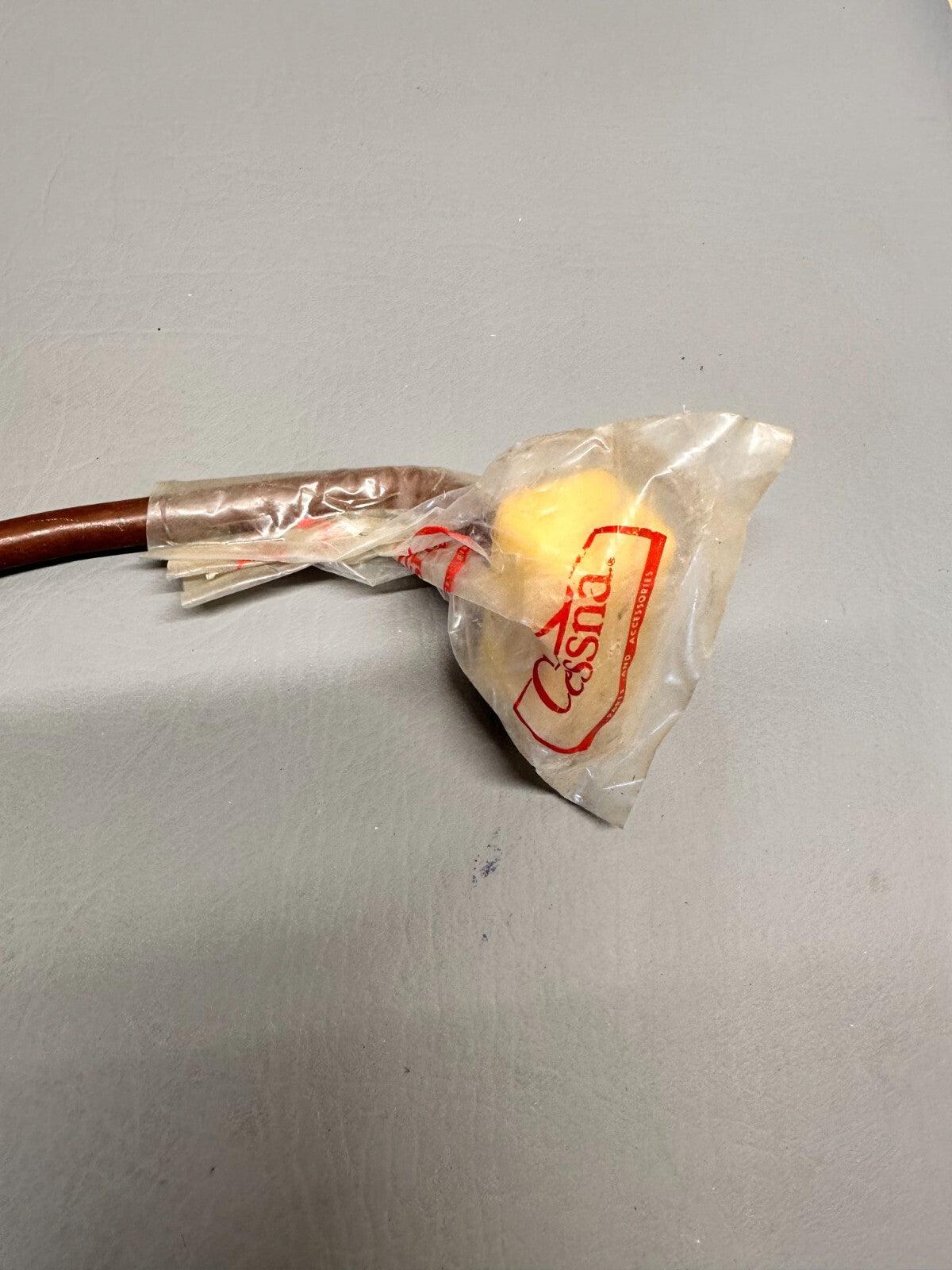0414229-7 Cessna Handle