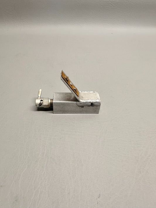 39581-002 Piper Bracket Assy
