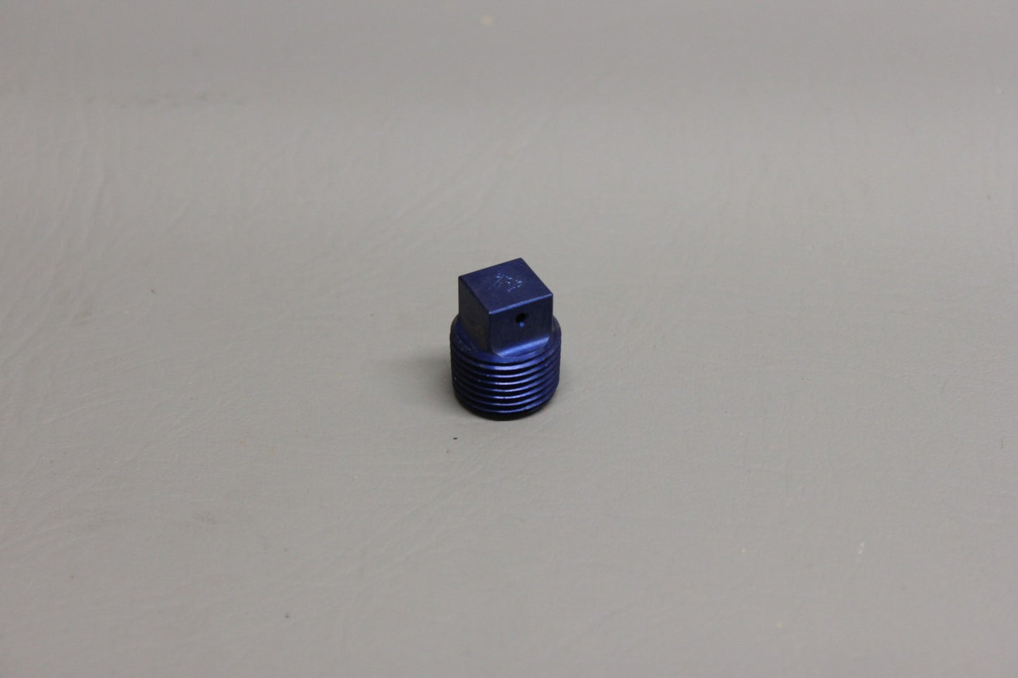 580-949 Piper Plug