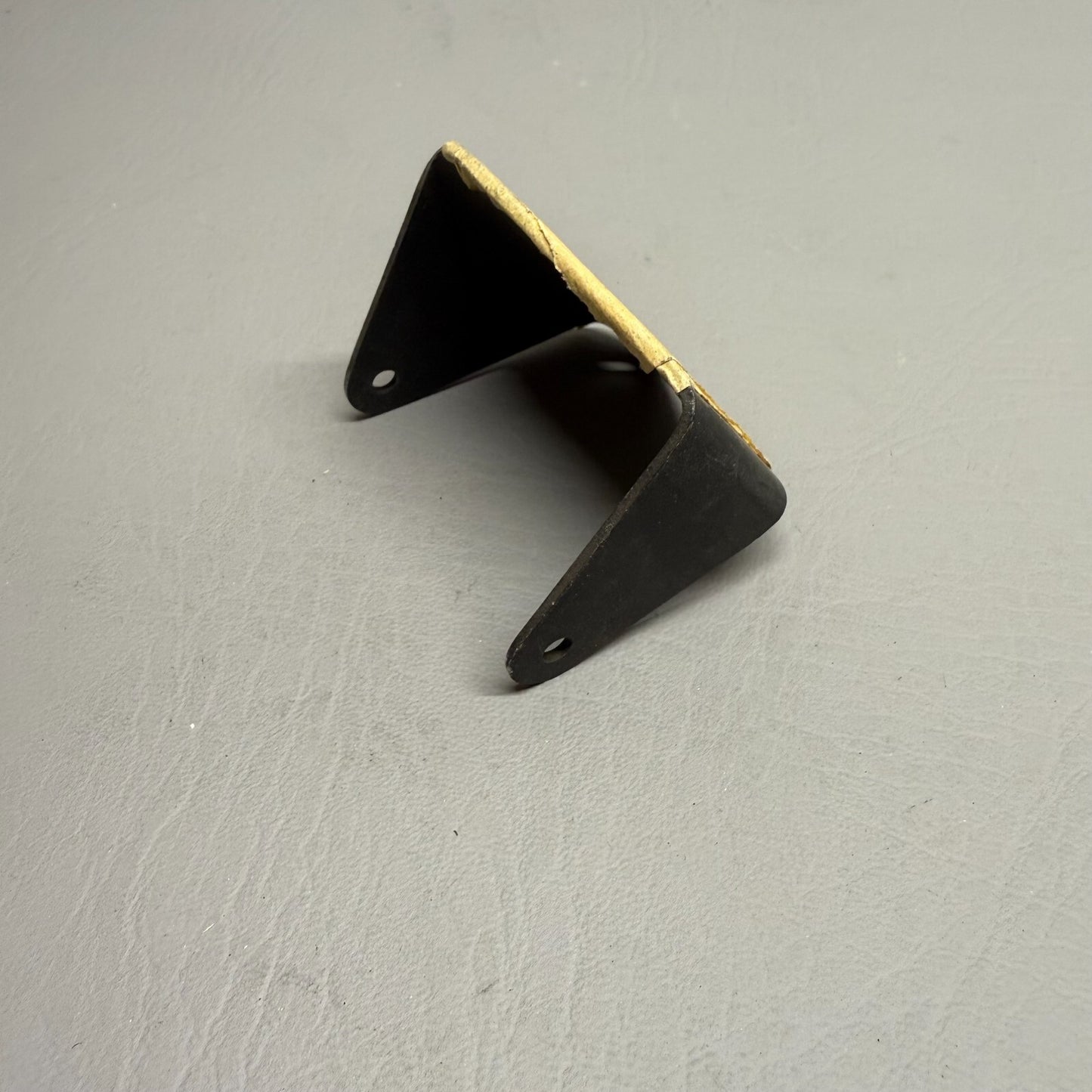 Piper PA-28 PA-28R Rudder Centering Channel P/N 76325-000