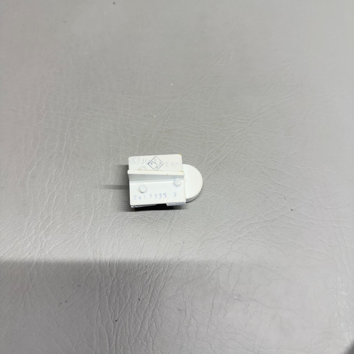 2413335-3 Cessna Bracket
