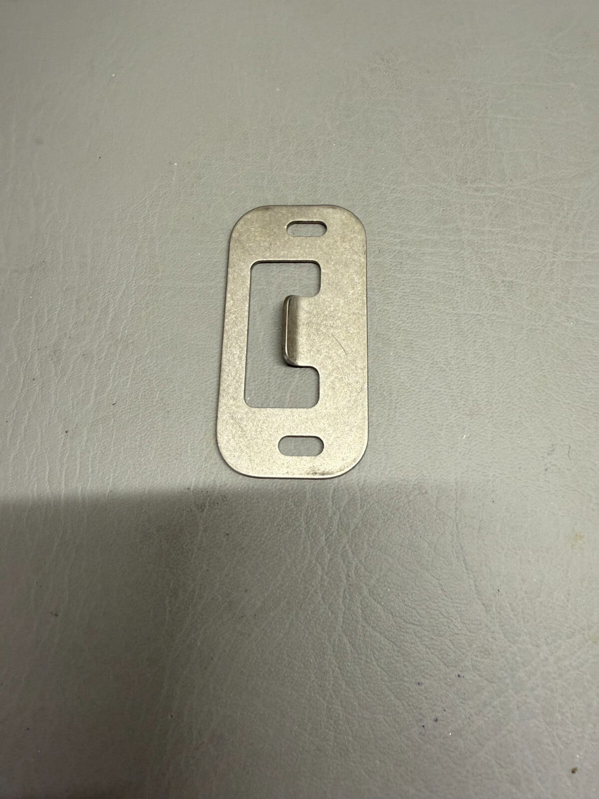 44669-000 Piper Door Catch