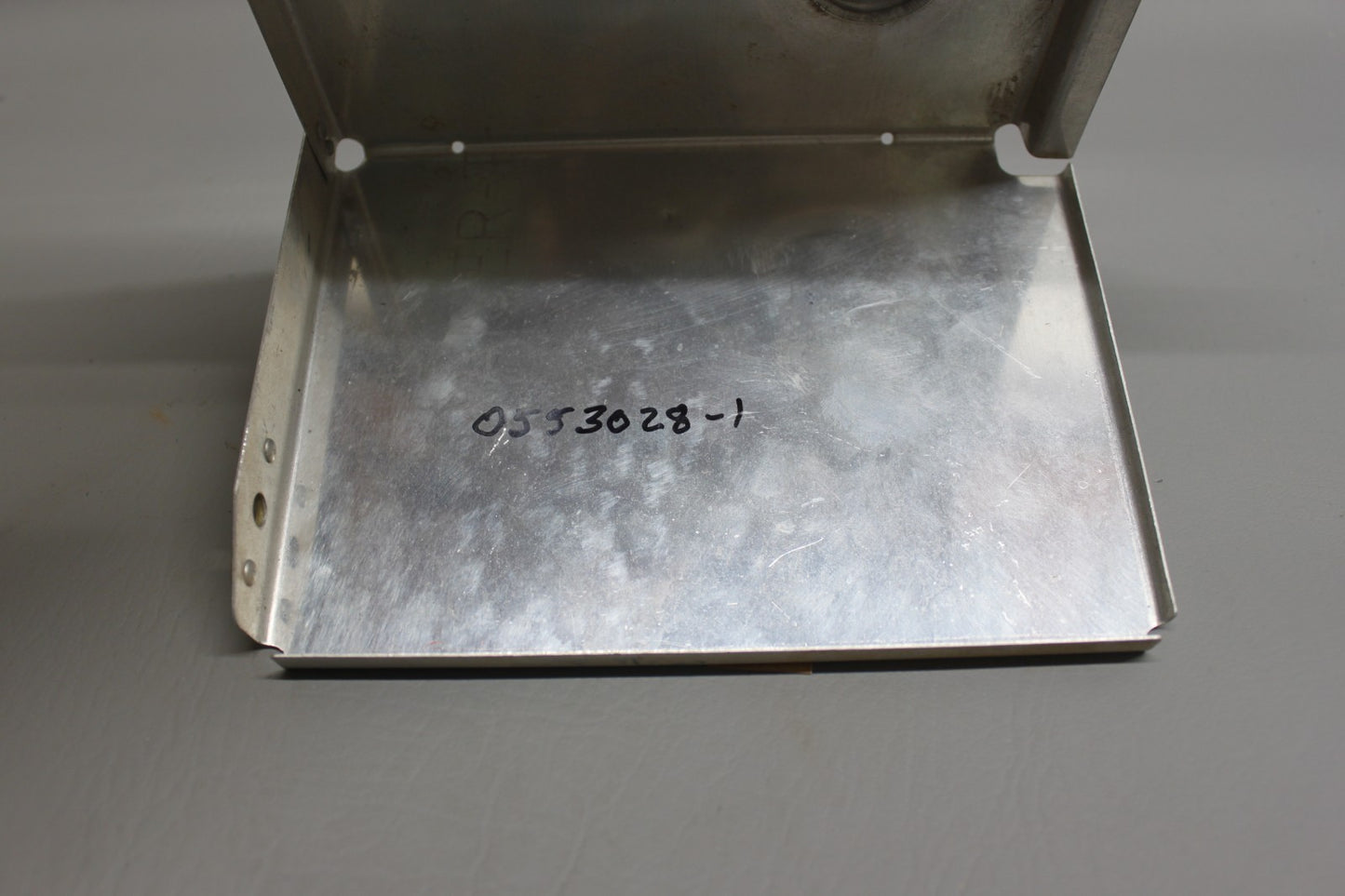 0553028-1 CESSNA BATTERY SHIELD ASSY