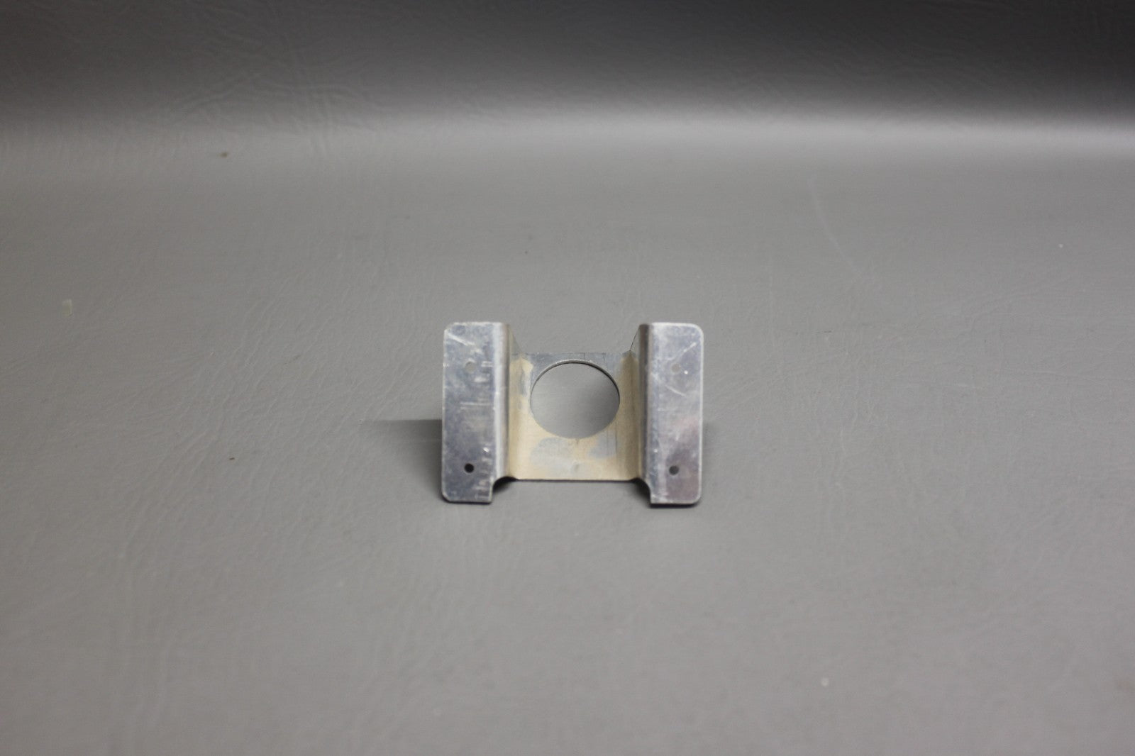62505-000 Piper Windshield Bracket