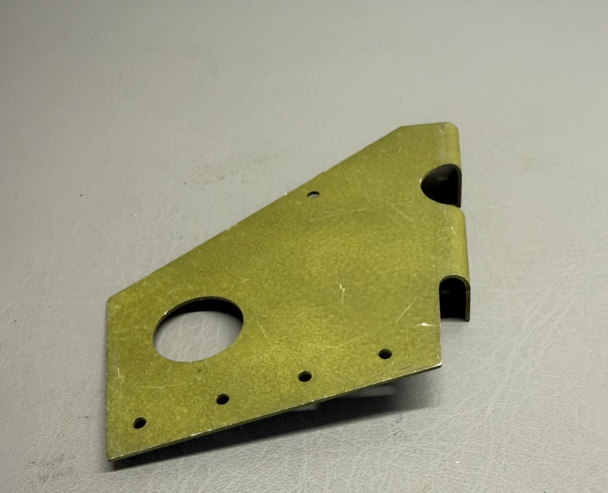 68676-000 Piper Bracket
