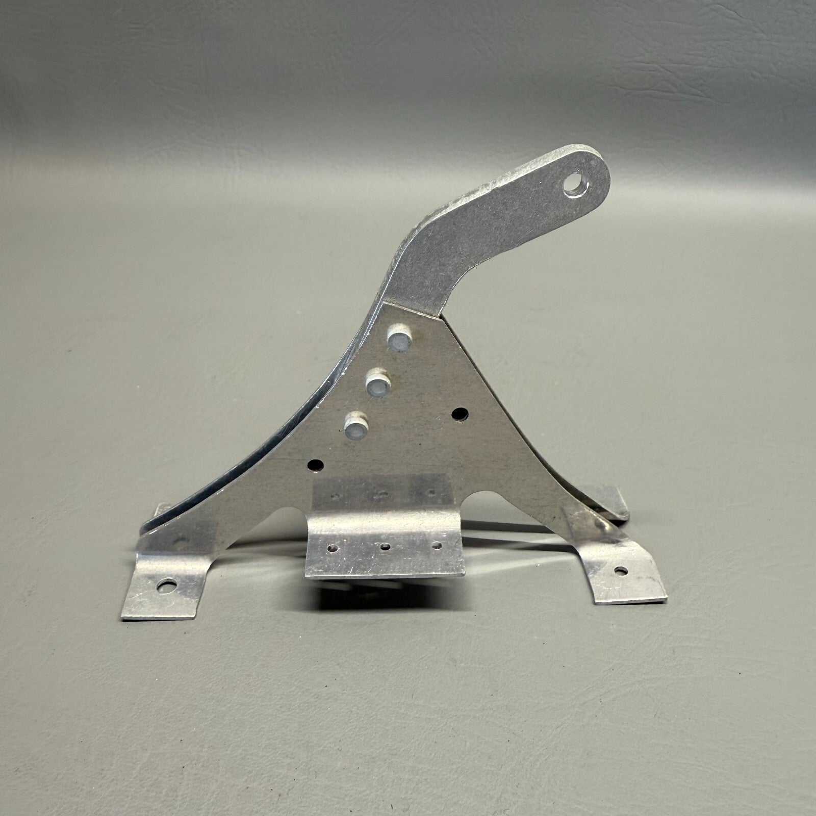 1217012-2 Cessna T210L Center Nose Gear Door Bracket Assy (NEW)